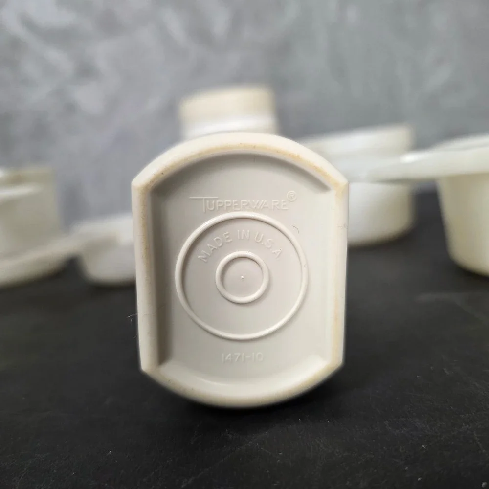 Tupperware Measuring Cups Shakers Set Vintage 7pc Almond Cream Fair Baking Tools
